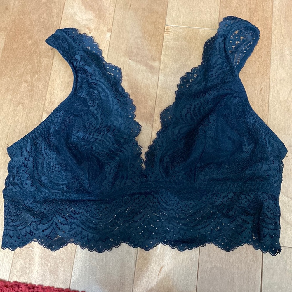 Black lace bralette. Never Worn